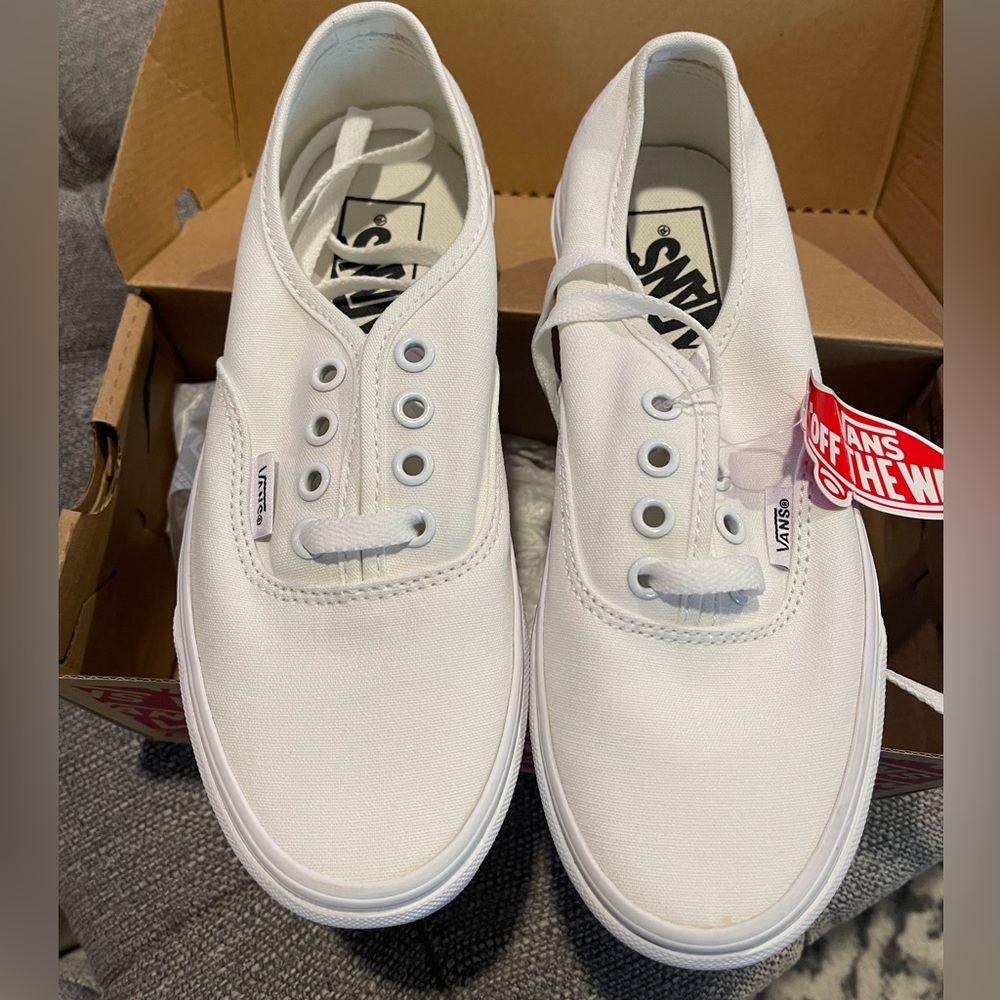 46. Vans White Authentic Classic Shoe , size 5.